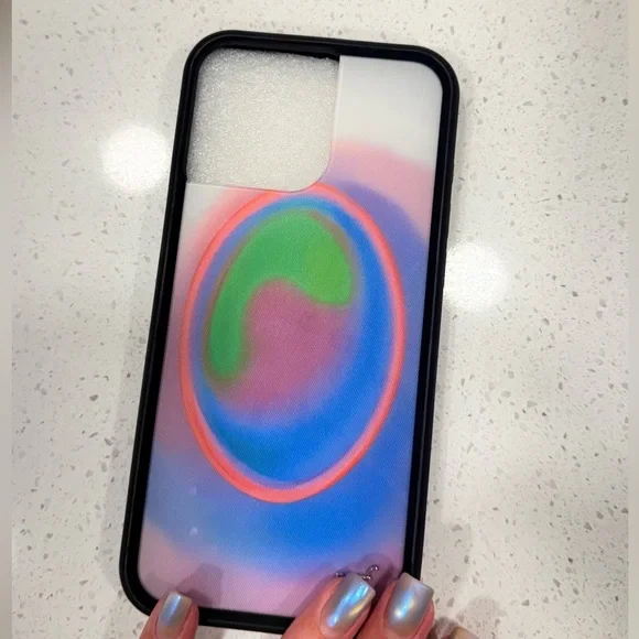 Assorted Colorful Phone Cases - Picture 4 of 10